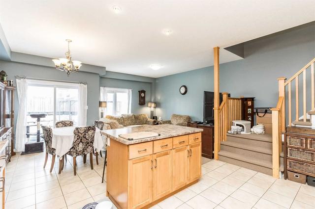 14 Clough Cres, House attached with 3 bedrooms, 4 bathrooms and 3 parking in Guelph ON | Image 4