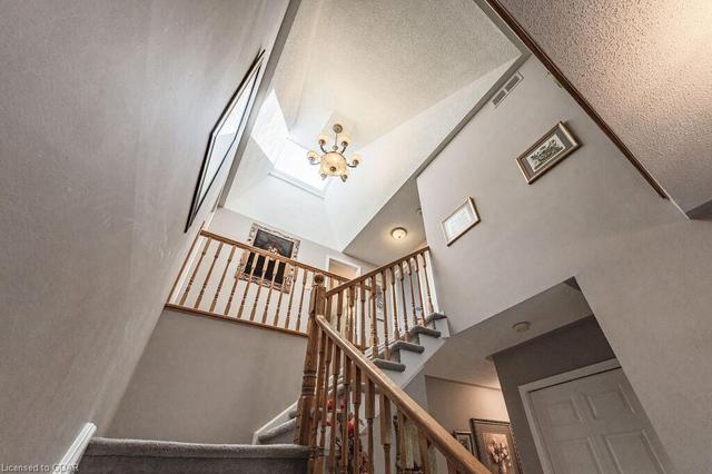 137 Downey Road, House detached with 3 bedrooms, 3 bathrooms and null parking in Guelph ON | Image 16