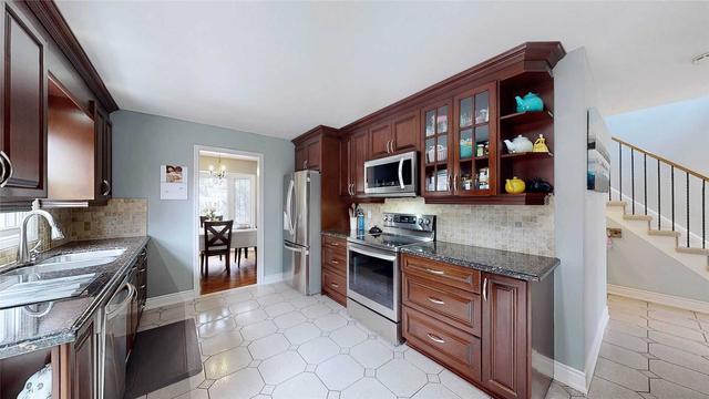 1114 Cedarcroft Cres, House detached with 3 bedrooms, 2 bathrooms and 5 parking in Pickering ON | Image 3