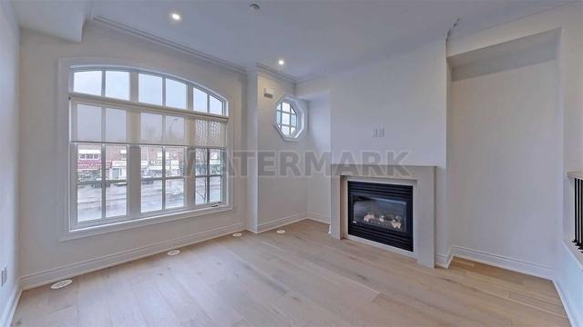 3879b Bloor St W, House attached with 3 bedrooms, 2 bathrooms and 2 parking in Toronto ON | Image 37