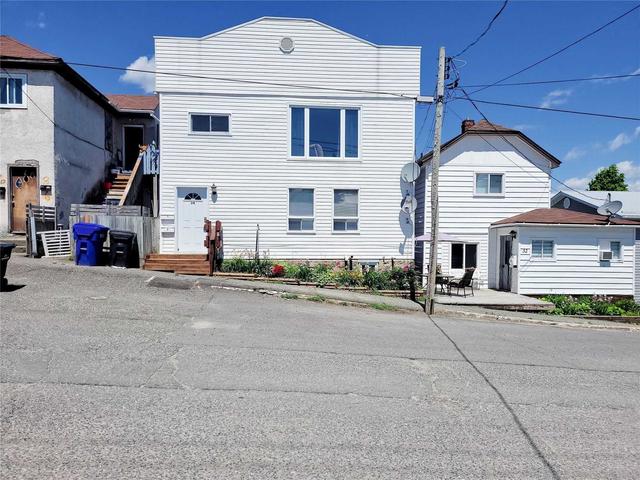 34 Kirkpatrick St, House detached with 3 bedrooms, 2 bathrooms and 2 parking in Kirkland Lake ON | Image 1