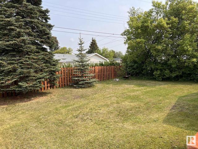 5605 45 St, House detached with 3 bedrooms, 1 bathrooms and null parking in Barrhead AB | Image 28