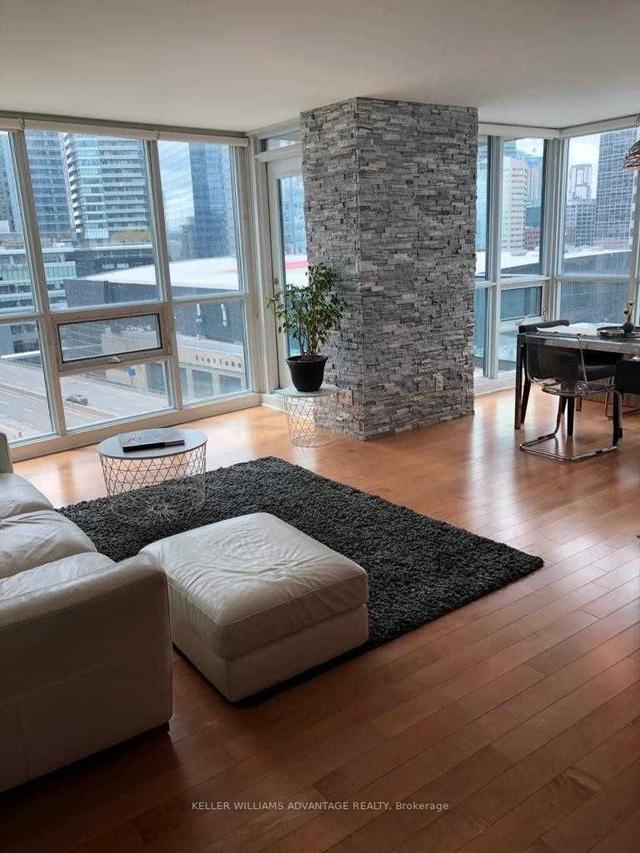 1202 - 18 Harbour St, Condo with 2 bedrooms, 2 bathrooms and 1 parking in Toronto ON | Image 1