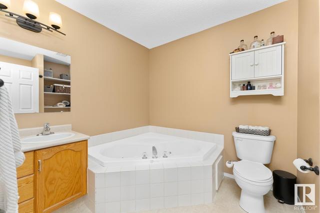 4804 45 St, House detached with 5 bedrooms, 3 bathrooms and null parking in Cold Lake AB | Image 11