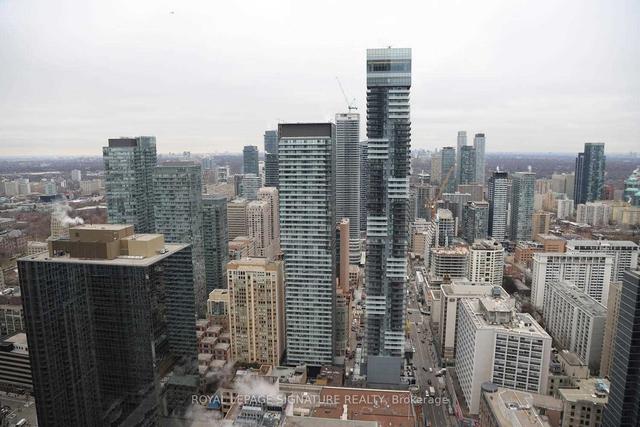 5001 - 386 Yonge St, Condo with 2 bedrooms, 2 bathrooms and 1 parking in Toronto ON | Image 13