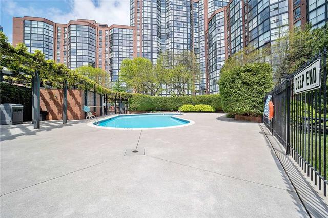 809 - 701 King St W, Condo with 2 bedrooms, 2 bathrooms and 1 parking in Toronto ON | Image 18