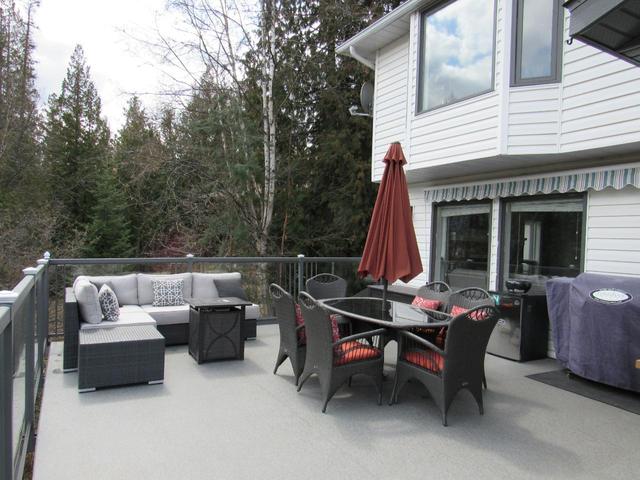 2198 Crestview Crescent, House detached with 5 bedrooms, 4 bathrooms and 3 parking in Castlegar BC | Image 39