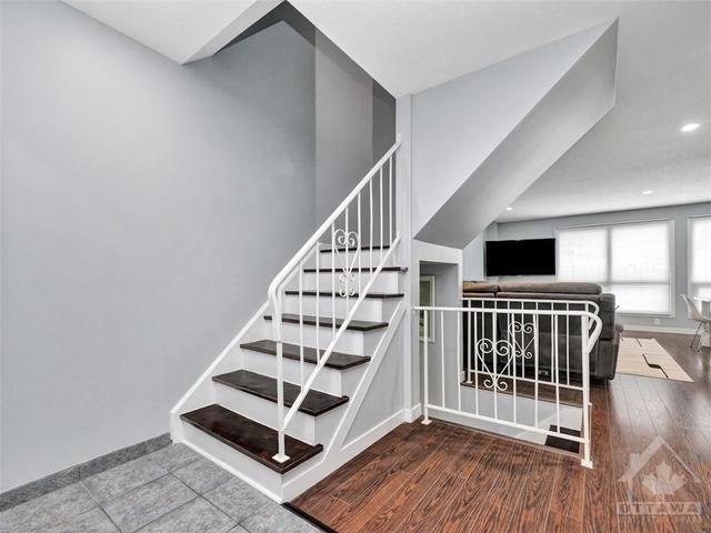 226 Romulus Private, Townhouse with 4 bedrooms, 3 bathrooms and 1 parking in Ottawa ON | Image 2