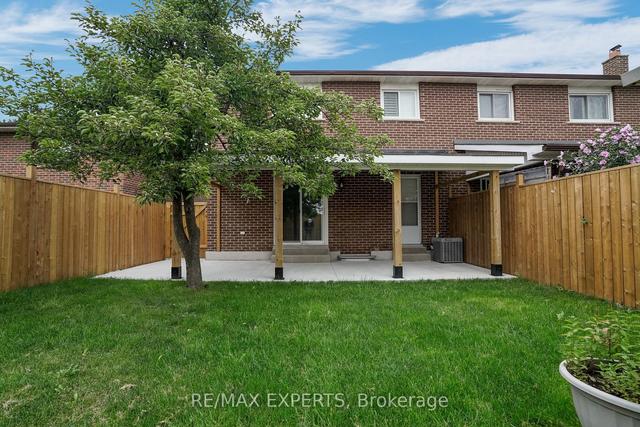 15 Albany (Main) Dr, House semidetached with 4 bedrooms, 2 bathrooms and 4 parking in Vaughan ON | Image 36