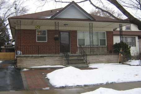 80 Newton Dr, House detached with 3 bedrooms, 2 bathrooms and 4 parking in Toronto ON | Image 1