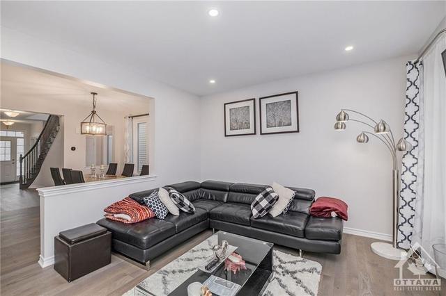 1111 Apolune Street, House detached with 4 bedrooms, 3 bathrooms and 4 parking in Ottawa ON | Image 11