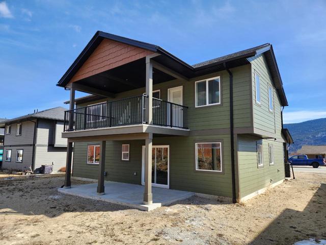 4200 16th Avenue, House detached with 5 bedrooms, 3 bathrooms and null parking in Castlegar BC | Image 3