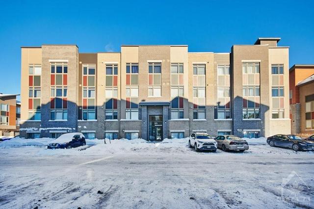 002 - 315 Terravita Private, Condo with 2 bedrooms, 1 bathrooms and 1 parking in Ottawa ON | Image 2