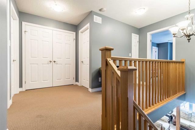 14 Clough Cres, House attached with 3 bedrooms, 4 bathrooms and 3 parking in Guelph ON | Image 13