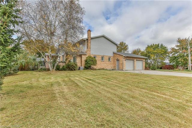 10423 Talbotville Gore Road, House detached with 4 bedrooms, 2 bathrooms and 6 parking in Southwold ON | Image 32