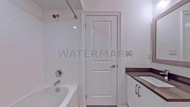 3879b Bloor St W, House attached with 3 bedrooms, 2 bathrooms and 2 parking in Toronto ON | Image 33