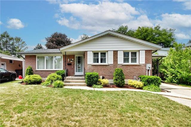 54 Brier Park Road, House detached with 3 bedrooms, 1 bathrooms and 2 parking in Brantford ON | Image 2