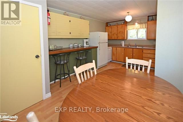 12077 Hwy 522, House detached with 3 bedrooms, 2 bathrooms and 4 parking in Parry Sound, Unorganized, Centre Part ON | Image 3
