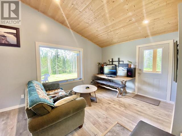 7607 Farquharson Road, House detached with 2 bedrooms, 1 bathrooms and null parking in Cariboo L BC | Image 8