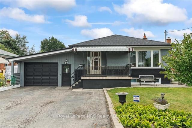 29 Gunton Dr, House detached with 3 bedrooms, 3 bathrooms and 5 parking in Toronto ON | Image 1