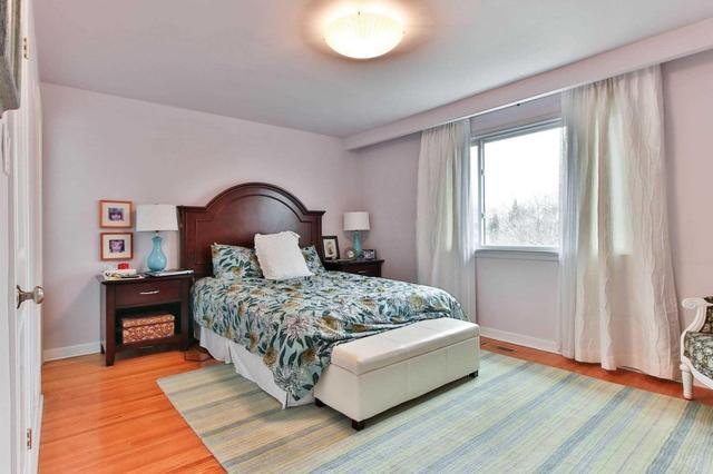 883 Hollowtree Cres, House detached with 4 bedrooms, 3 bathrooms and 4 parking in Mississauga ON | Image 17