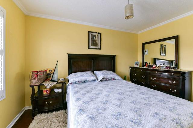 80 Conn Smythe Dr, House attached with 2 bedrooms, 3 bathrooms and 2 parking in Toronto ON | Image 11