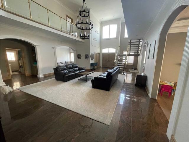 61 Arjay Cres, House detached with 4 bedrooms, 6 bathrooms and 7 parking in Toronto ON | Image 3