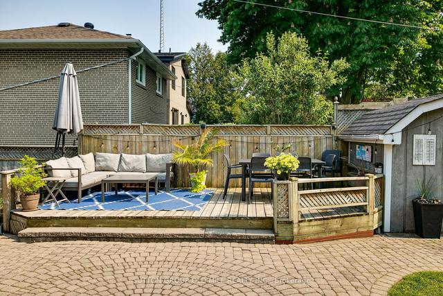 61 Oxenden Cres, House detached with 3 bedrooms, 3 bathrooms and 3 parking in Toronto ON | Image 30