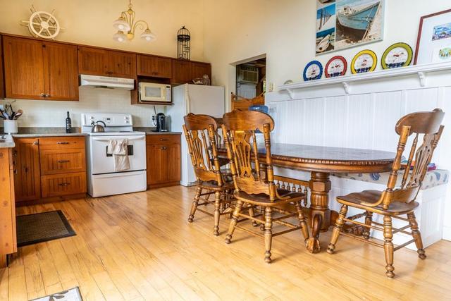 495 Gavin Road, House detached with 2 bedrooms, 1 bathrooms and null parking in Sunshine Coast F BC | Image 20
