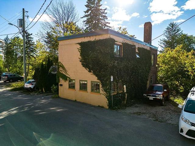 986 1st Ave E, House detached with 1 bedrooms, 1 bathrooms and 1 parking in Owen Sound ON | Image 1