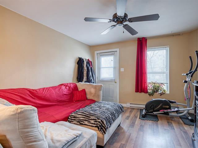 385 - 387 Rue St Charles, House detached with 2 bedrooms, 1 bathrooms and 2 parking in Farnham QC | Image 14