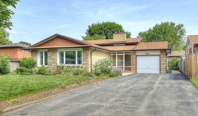 7037 Freeman St, House detached with 3 bedrooms, 2 bathrooms and 5 parking in Niagara Falls ON | Image 1