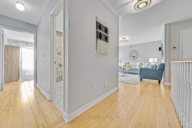 25 Mondeo Dr, Townhouse with 3 bedrooms, 3 bathrooms and 2 parking in Toronto ON | Image 7