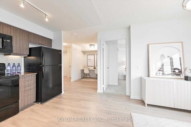 2102 - 30 Meadowglen Pl, Condo with 2 bedrooms, 2 bathrooms and 1 parking in Toronto ON | Image 4