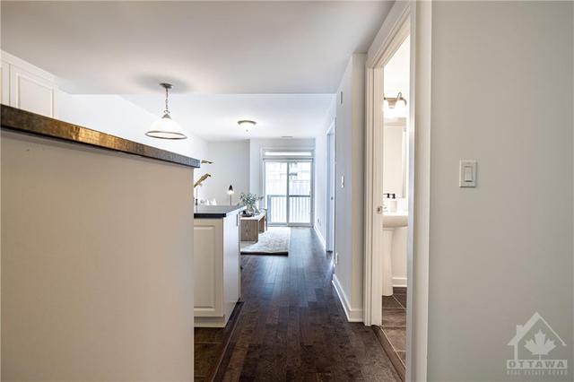 503 - 456 King Edward Avenue, Condo with 1 bedrooms, 2 bathrooms and null parking in Ottawa ON | Image 3