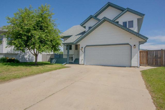 6901 93 Street, House detached with 4 bedrooms, 3 bathrooms and 4 parking in Grande Prairie AB | Image 1