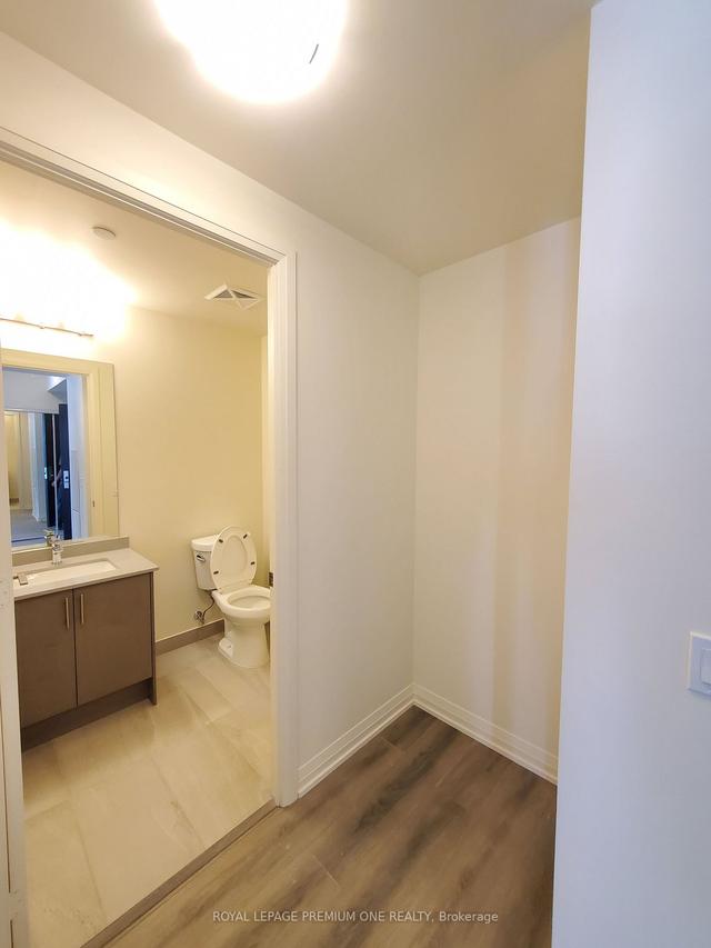 411 - 9000 Jane St, Condo with 2 bedrooms, 3 bathrooms and 1 parking in Vaughan ON | Image 19