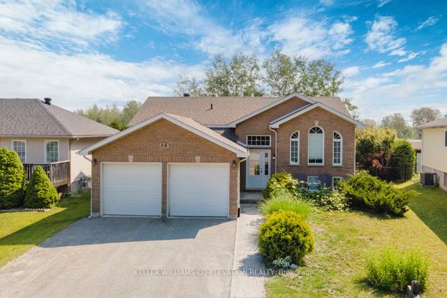 35 Mercer Cres, House detached with 2 bedrooms, 2 bathrooms and 8 parking in Penetanguishene ON | Image 1