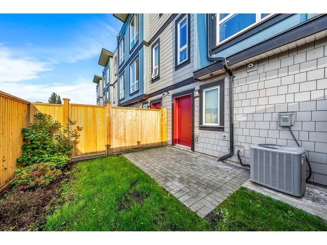 30 - 5515 199a Street, House attached with 3 bedrooms, 3 bathrooms and 2 parking in Langley BC | Image 32