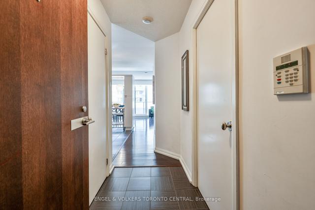 733 - 111 Elizabeth St, Condo with 2 bedrooms, 2 bathrooms and 1 parking in Toronto ON | Image 1