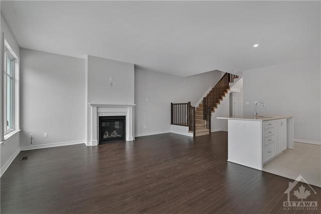 48 Mandevilla Crescent, Townhouse with 3 bedrooms, 3 bathrooms and 2 parking in Ottawa ON | Image 6
