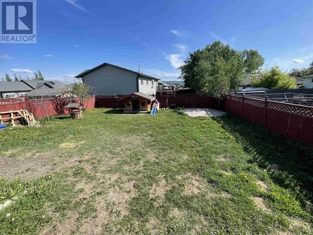 9808 96 Street, House other with 4 bedrooms, 2 bathrooms and null parking in Taylor BC | Image 11