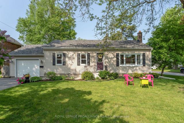 276 Herchimer Ave, House detached with 2 bedrooms, 2 bathrooms and 3 parking in Belleville ON | Image 1