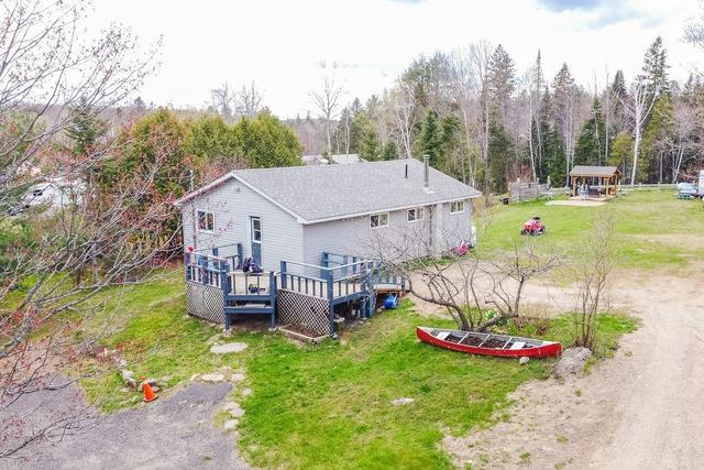 102 Algonquin Street, House detached with 2 bedrooms, 1 bathrooms and 8 parking in South Algonquin ON | Image 1