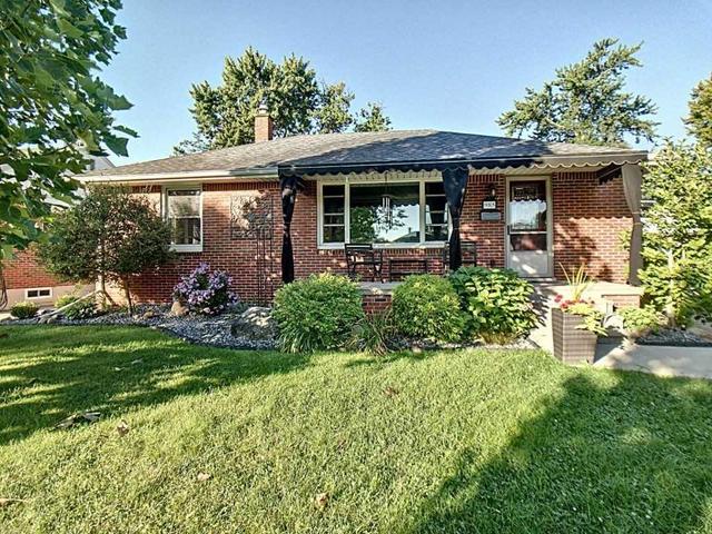 985 Belleperche Pl, House detached with 3 bedrooms, 2 bathrooms and 2 parking in Windsor ON | Image 2