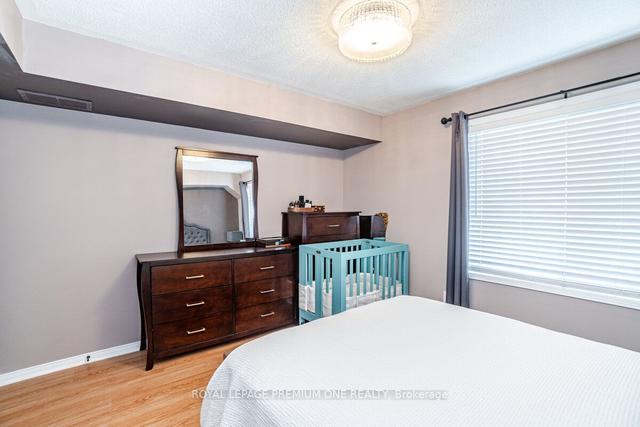 16 - 20 Turntable Cres, Townhouse with 3 bedrooms, 2 bathrooms and 2 parking in Toronto ON | Image 10