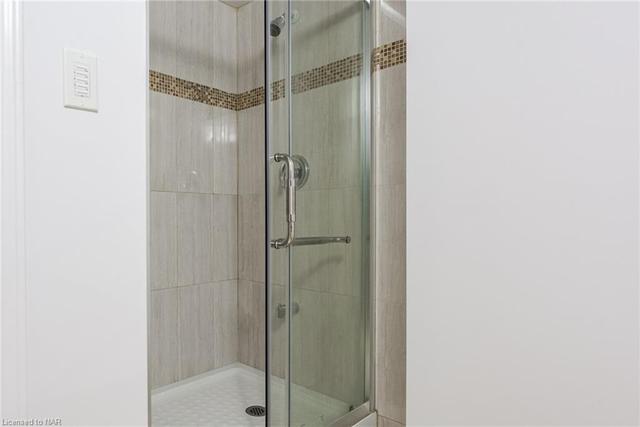 Tiled walk-in shower | Image 32