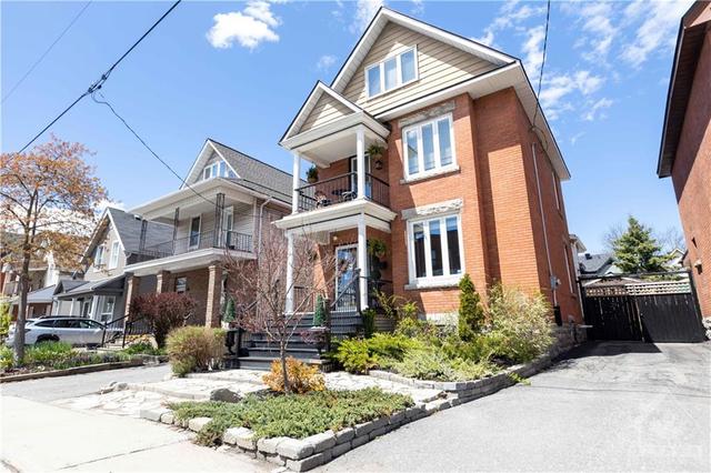 29 Arlington Avenue, House detached with 3 bedrooms, 3 bathrooms and 4 parking in Ottawa ON | Image 2