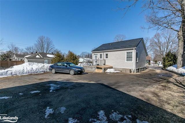 255 George Street, House detached with 2 bedrooms, 1 bathrooms and null parking in Gravenhurst ON | Image 39