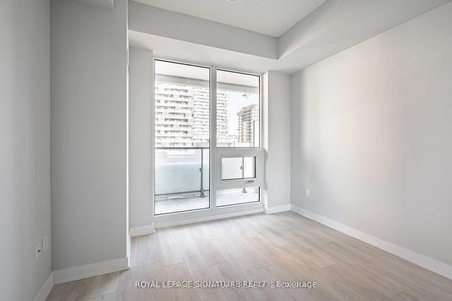 1610 - 2221 Yonge St, Condo with 1 bedrooms, 2 bathrooms and 0 parking in Toronto ON | Image 2